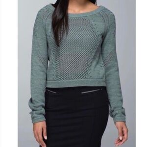 Lululemon Be Present Pullover EST size 4